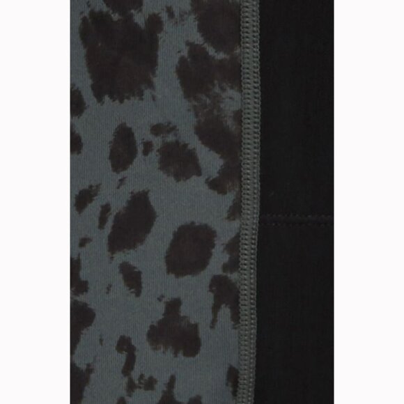 Zella Girl (Nordstrom brand) Luminous Pocket "Grey Urban Cheetah" Leggings - Picture 2 of 10